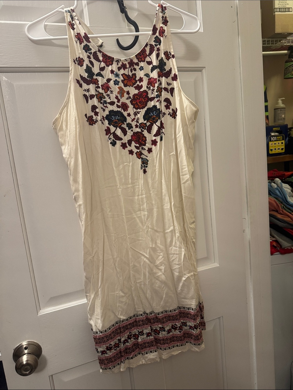 Embroidered Cream Sleeveless Floral Midi Dress